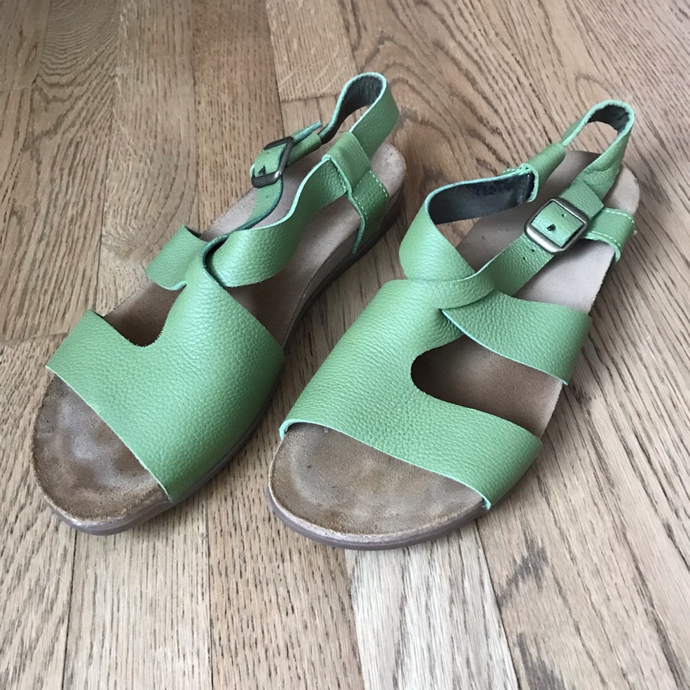 El Naturalista green pebbled leather sandals made in Spain EU size 41